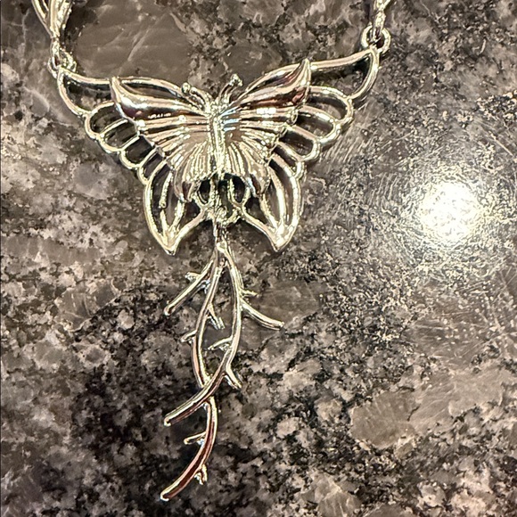 Cider Jewelry - Cider Elegant Silver Tone Butterfly Pendant Chain Necklace New